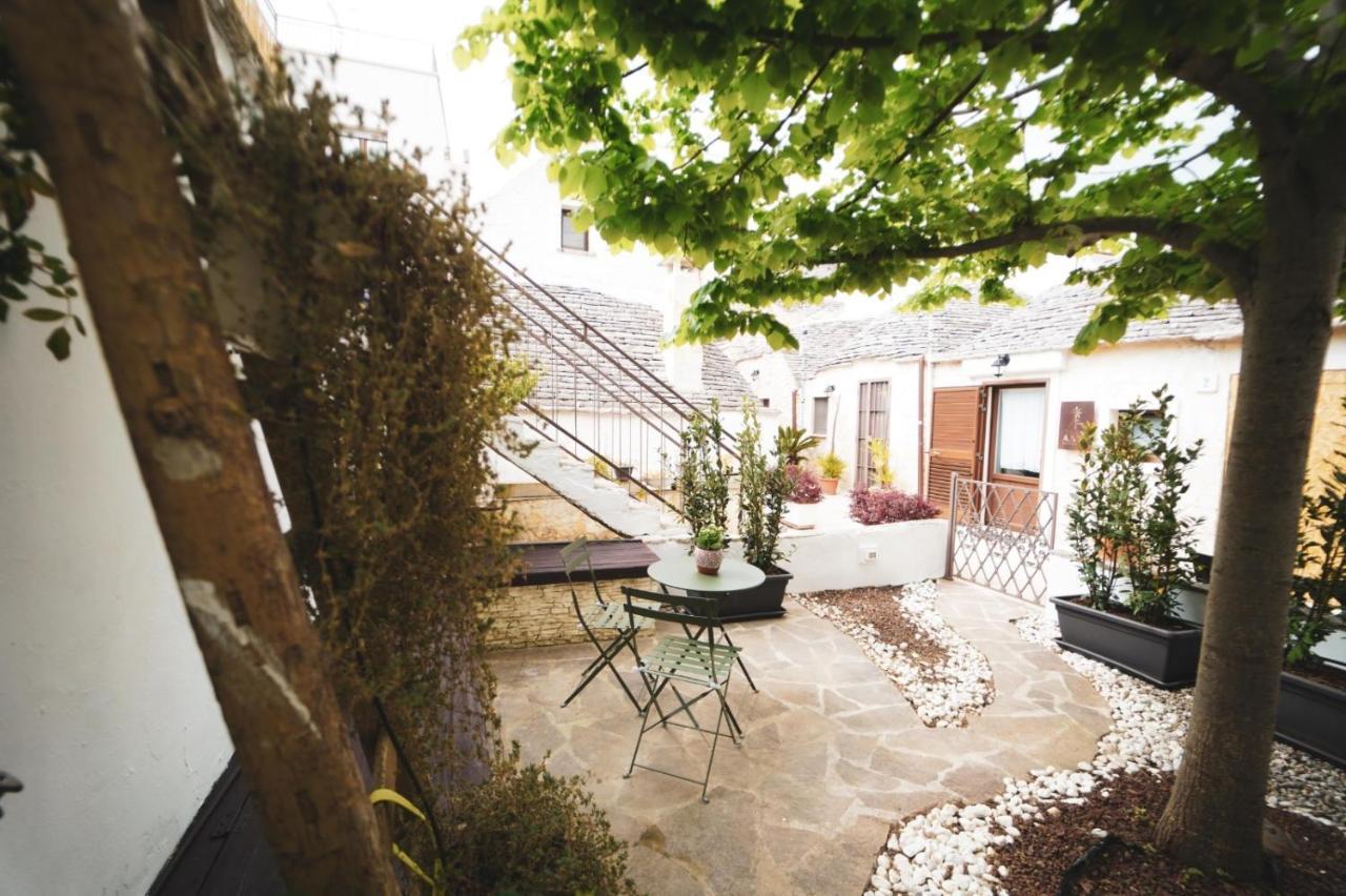 Trullo Syrah-Trulli Anti Charme & Relax Bed and Breakfast Alberobello Exteriör bild